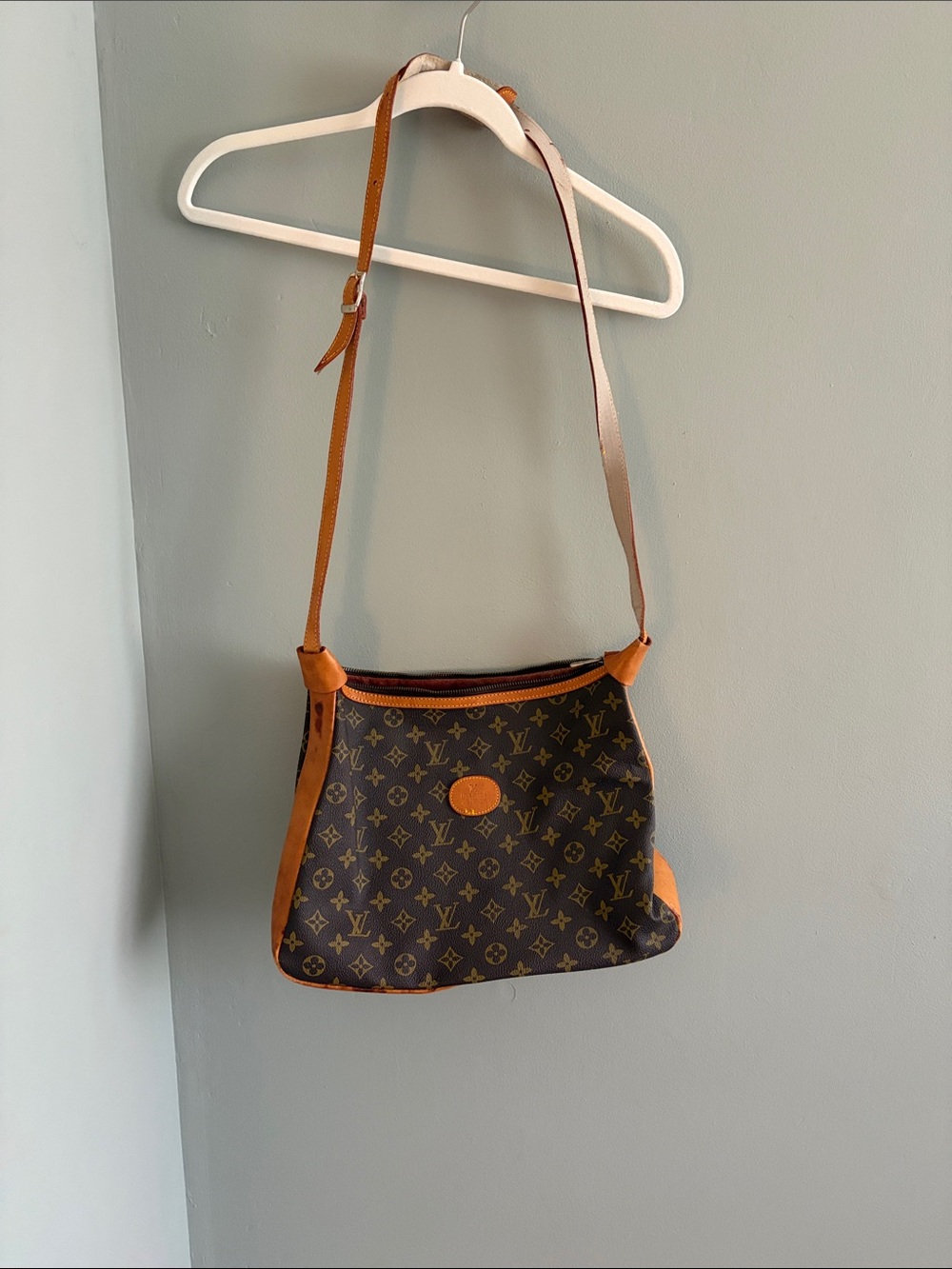Vintage Louis Vuitton Monogram canvas shoulder/crossbody bag